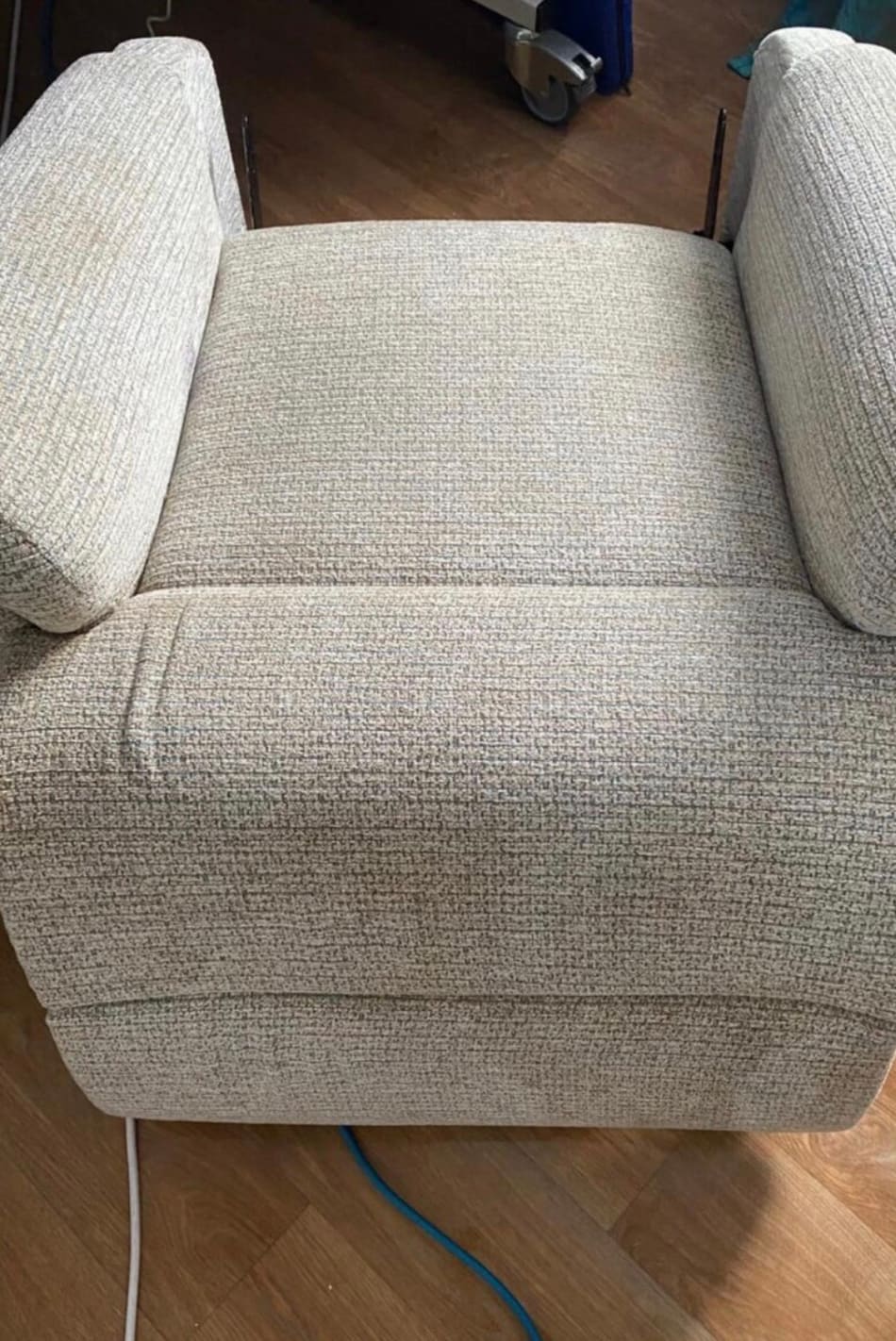 Fauteuil propre après lavage, tissu impeccable