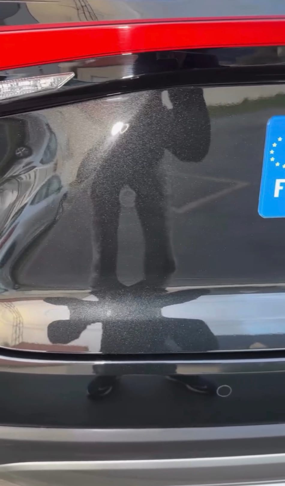 Extérieur après lustrage, carrosserie brillante aux reflets nets