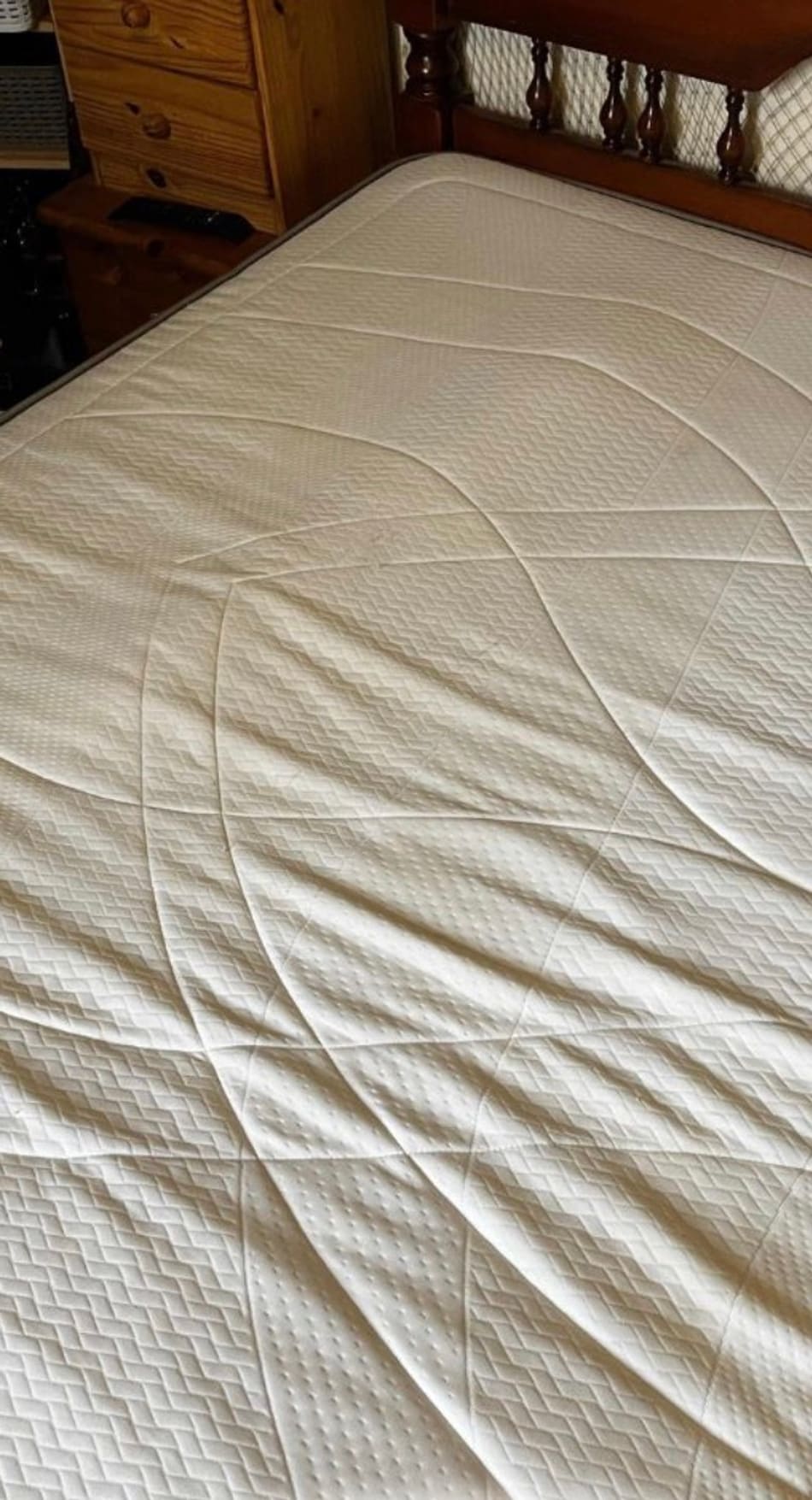 Matelas propre après lavage, tache disparue
